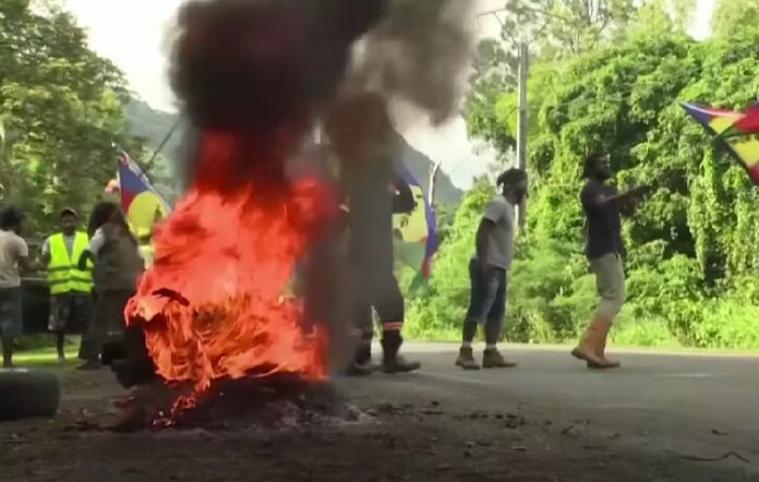 Nuova Caledonia: scontri a Noumea, coprifuoco e aeroporto chiuso