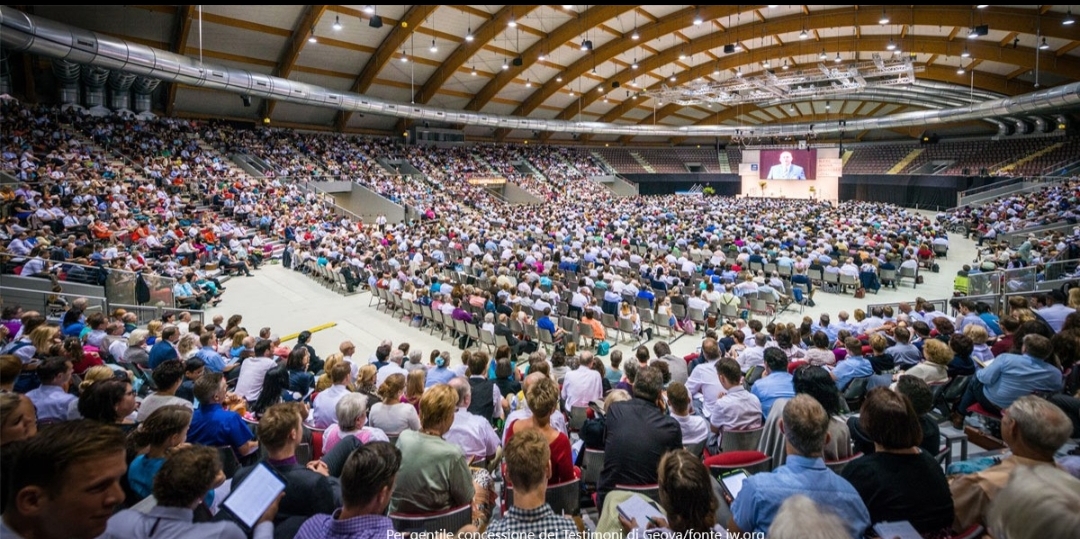 Torino: attese più di 30 mila persone per il congresso dei Testimoni di Geova